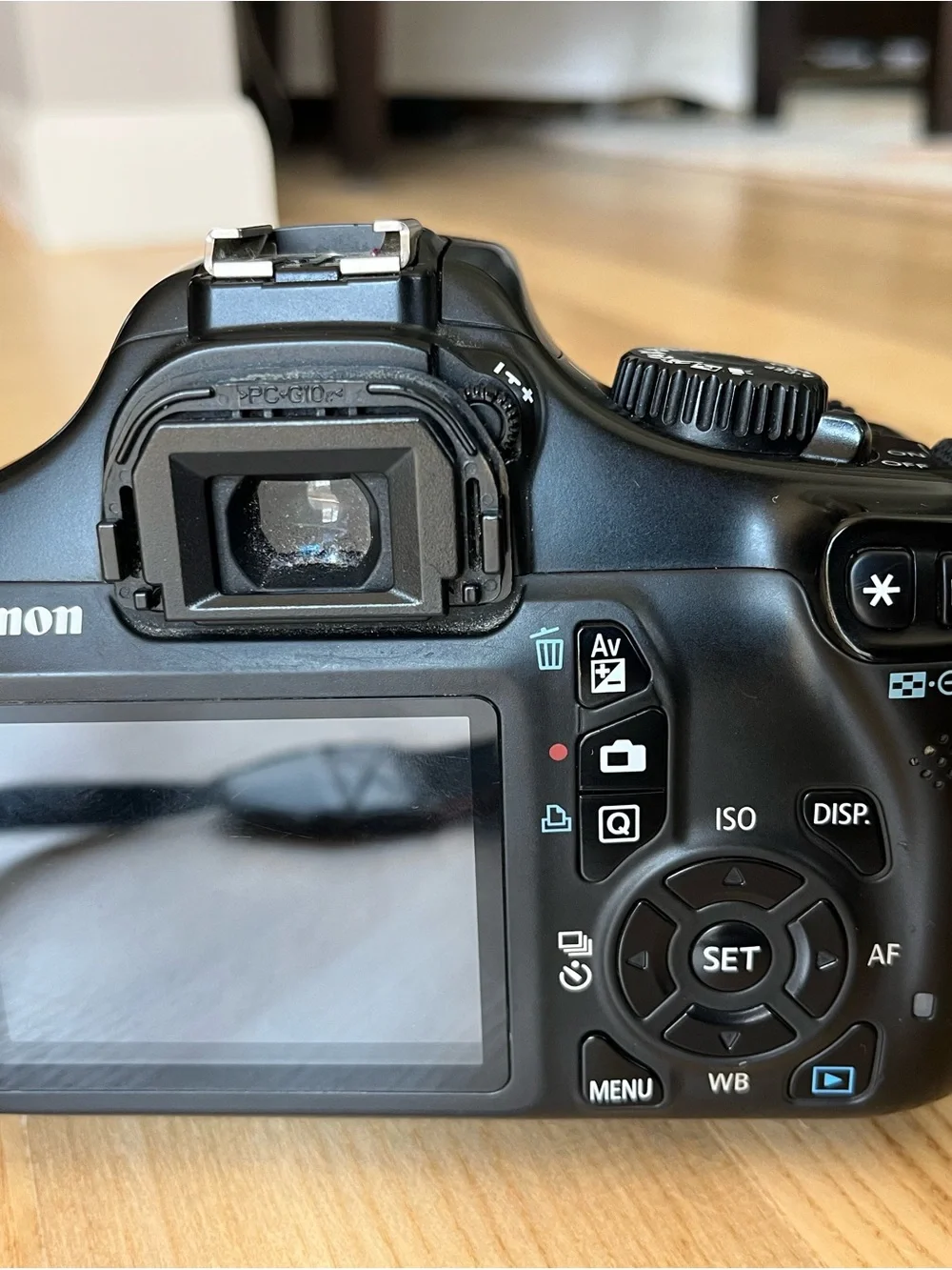 Canon EOS Rebel T3 (EOS 1100D) DSLR Camera